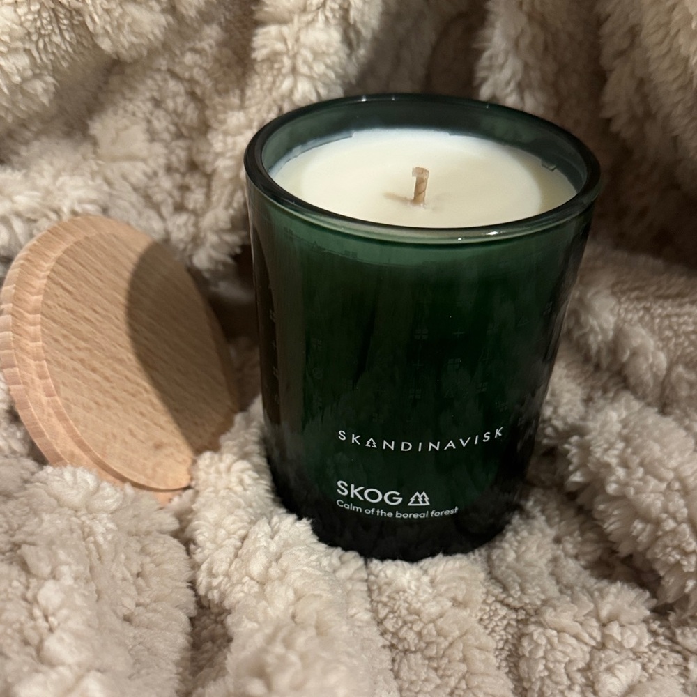 Skandinavisk Skog Green Candle - Picture 2 of 9